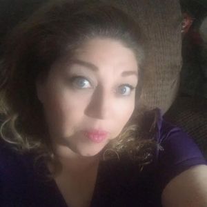 Meet your Posher, Claudia